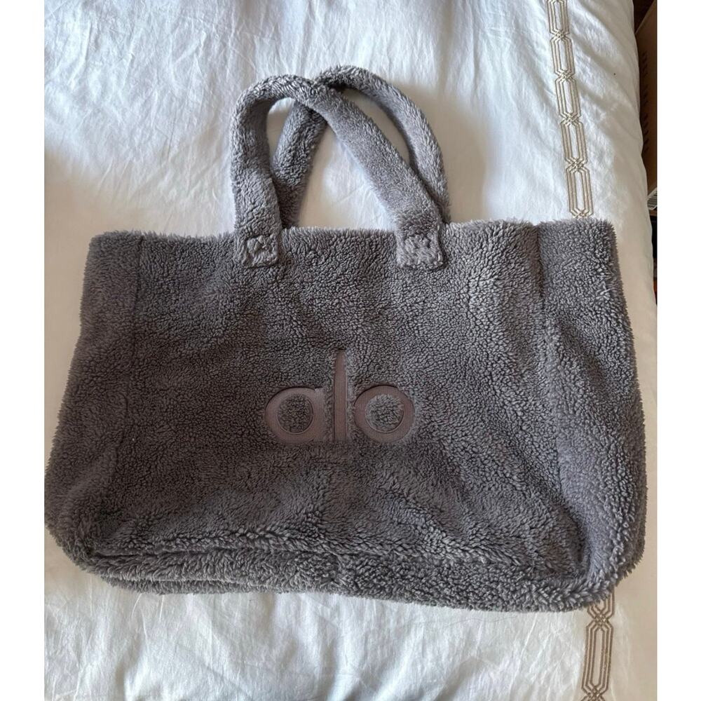 Alo foxy Sherpa tote